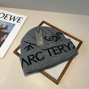 Arc'teryx Charcoal Knit Beanie